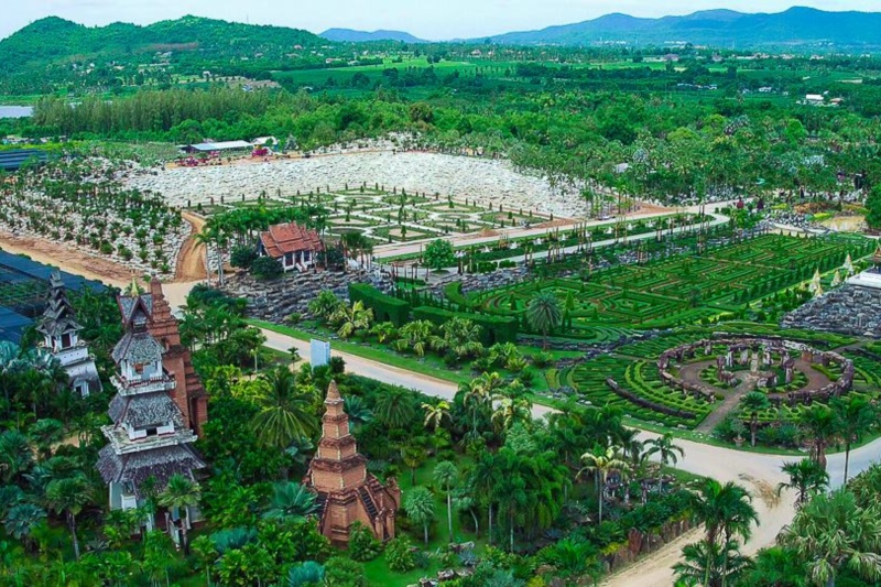 Jomtien Plaza Residence Pattaya : Nong Nooch Gargen