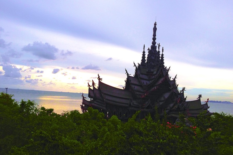 Jomtien Plaza Residence Pattaya : The Sanctuary of Truth