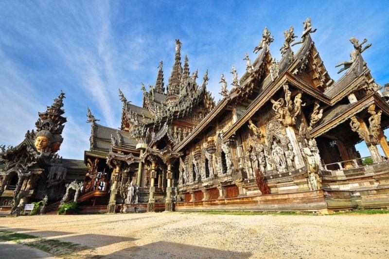 Jomtien Plaza Residence Pattaya : The Sanctuary of Truth